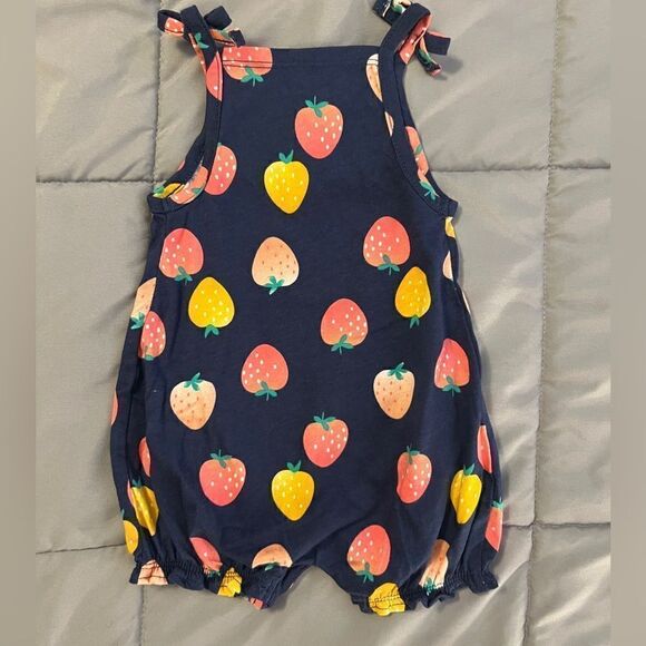 3m strawberry romper - Picture 2 of 3